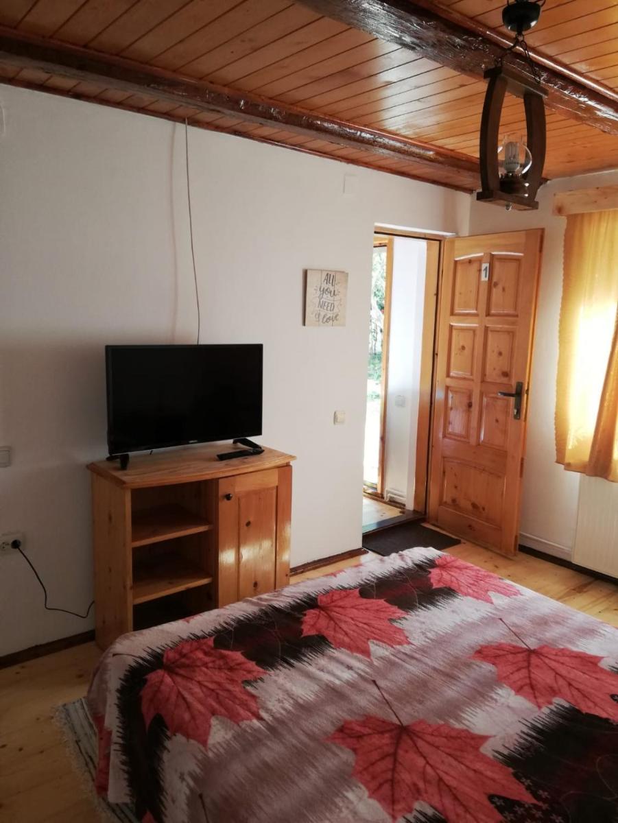 Rustic Rooms - Housity