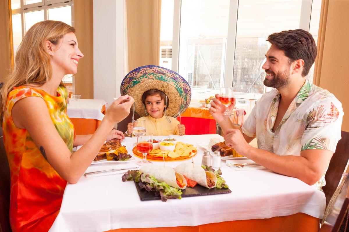 Clientes alojados en Hotel & SPA Dynastic