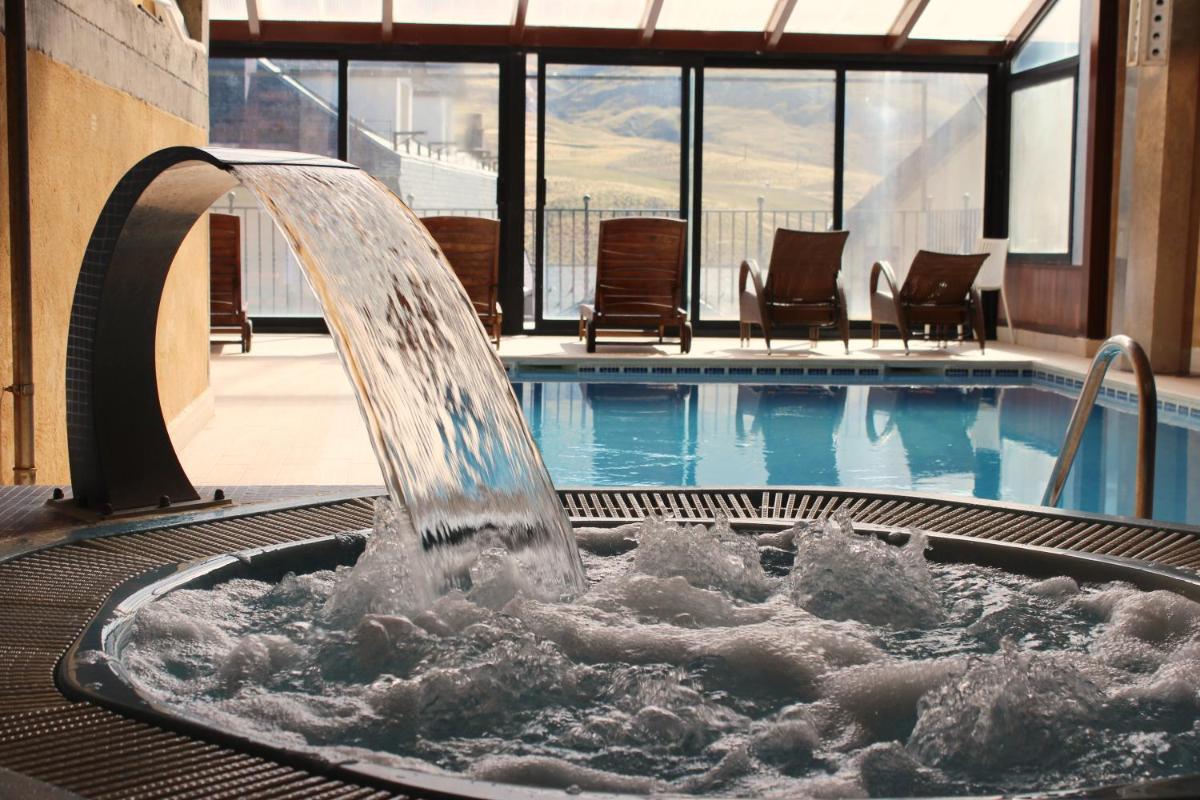 Piscina en o cerca de Snö Villa de Sallent 4