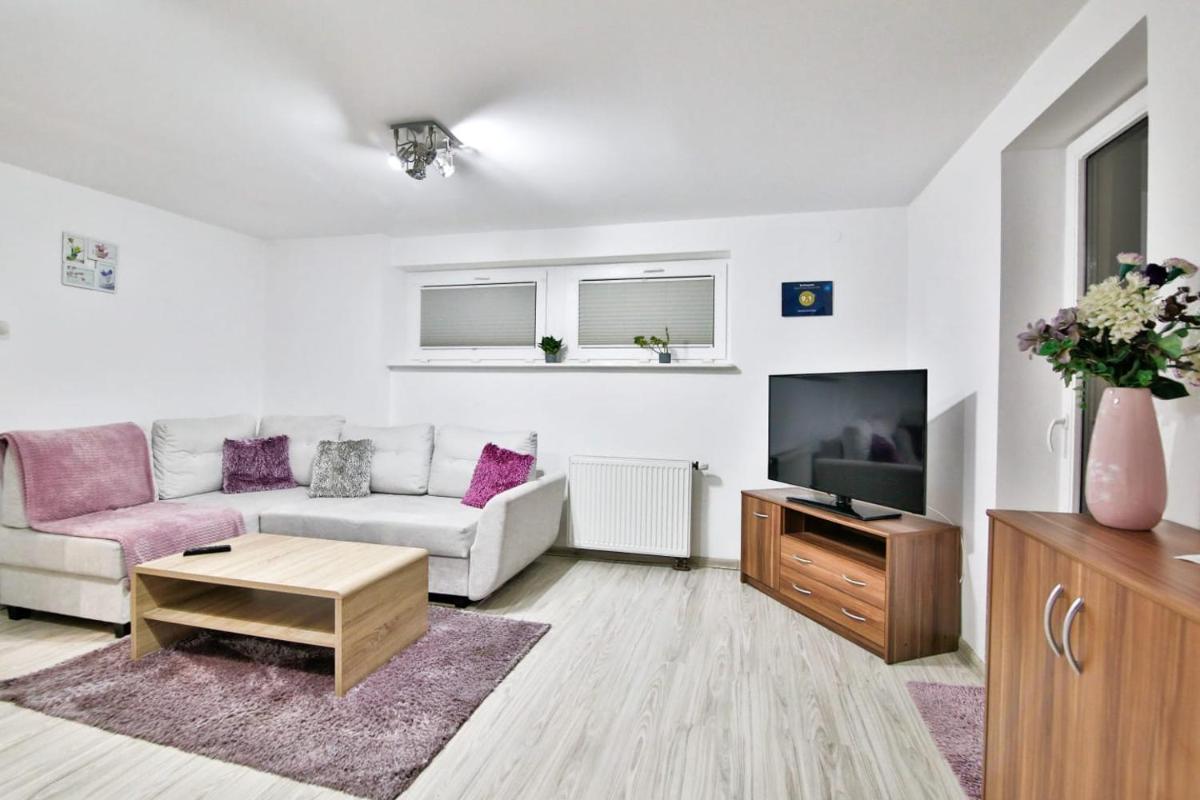 Apartament Esja - Housity