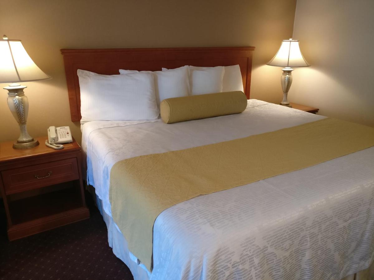 Burbank Inn and Suites - Housity
