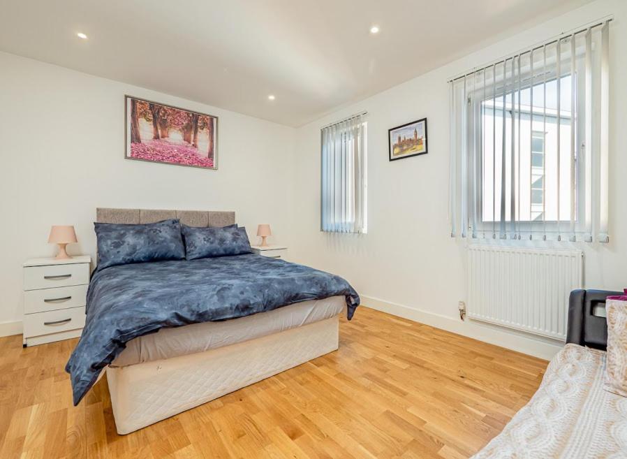 easyStay Slough Central Free Parking - Housity