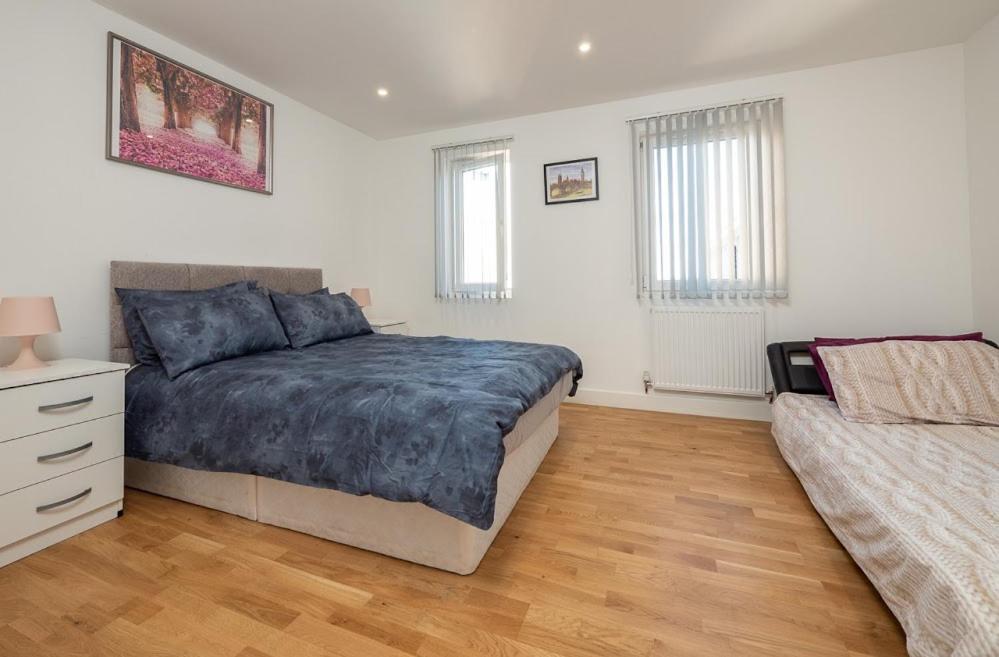 easyStay Slough Central Free Parking - Housity