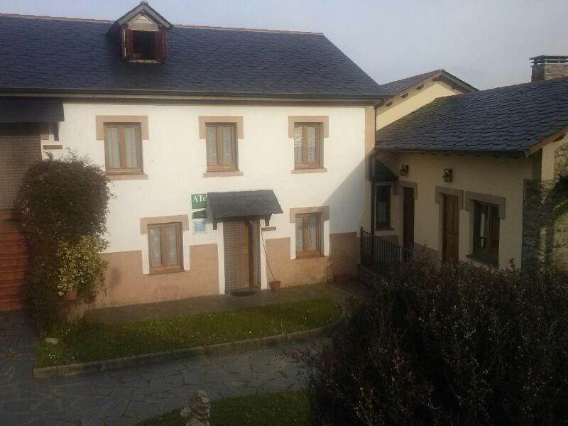 Apartamentos Rurales Romallande - Housity
