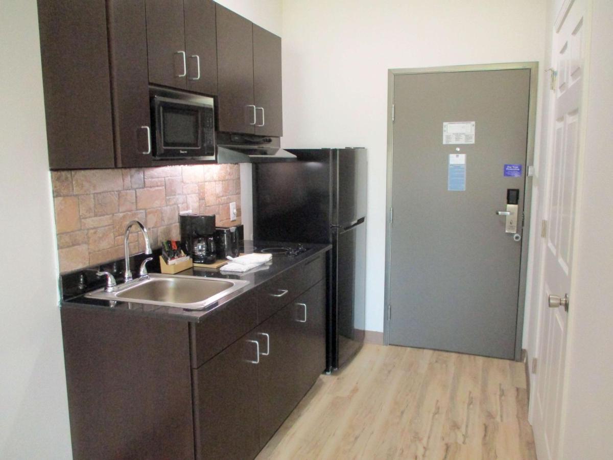 Studio 6-Port Allen, LA - Baton Rouge I-10 - Housity
