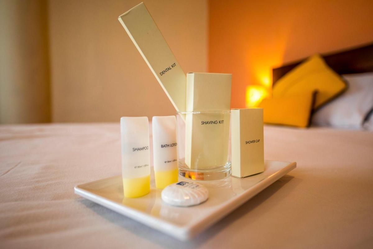 Airport Hotel - Housity