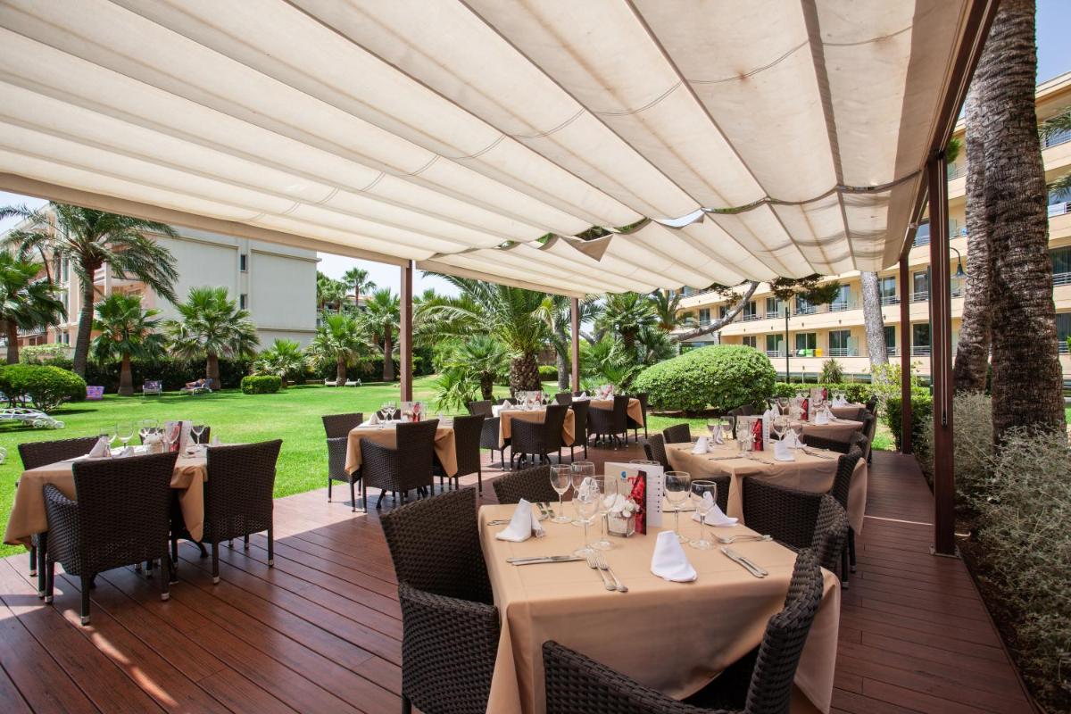 Un restaurante o sitio para comer en Grupotel Natura Playa