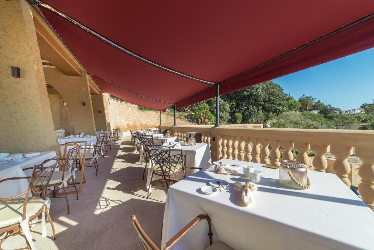 Un balcón o terraza de Hotel Creu de Tau Art&Spa-Adults only