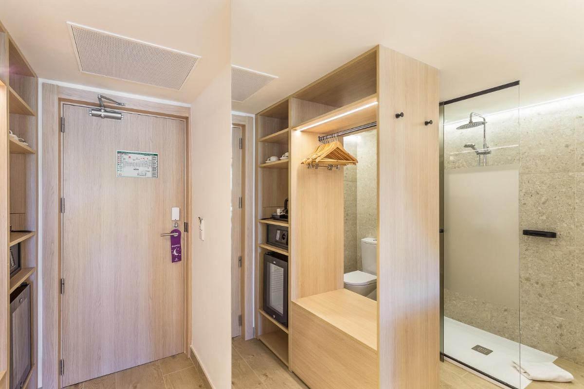 Un baño de FERGUS Style Tobago - Adults Only