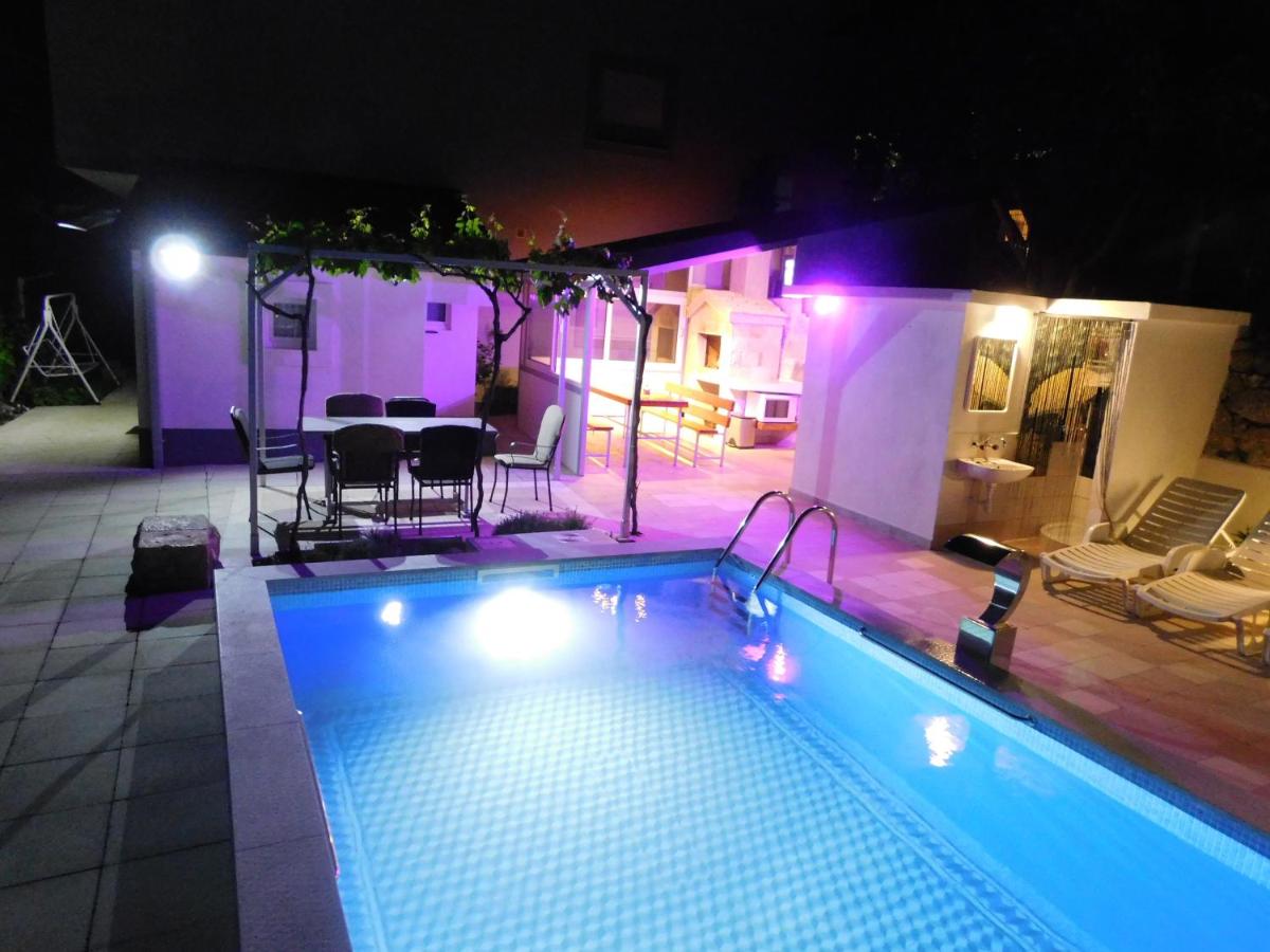 Villa Valenta-Klis near Split, heated pool & view - Housity