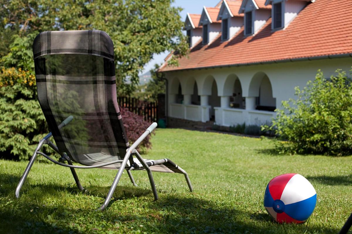 Grand Balaton House - Housity