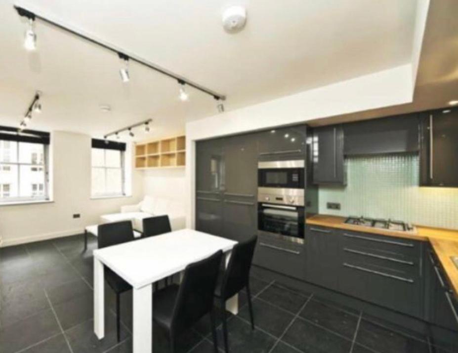 Luxury central London 2 bed apartment. - Housity