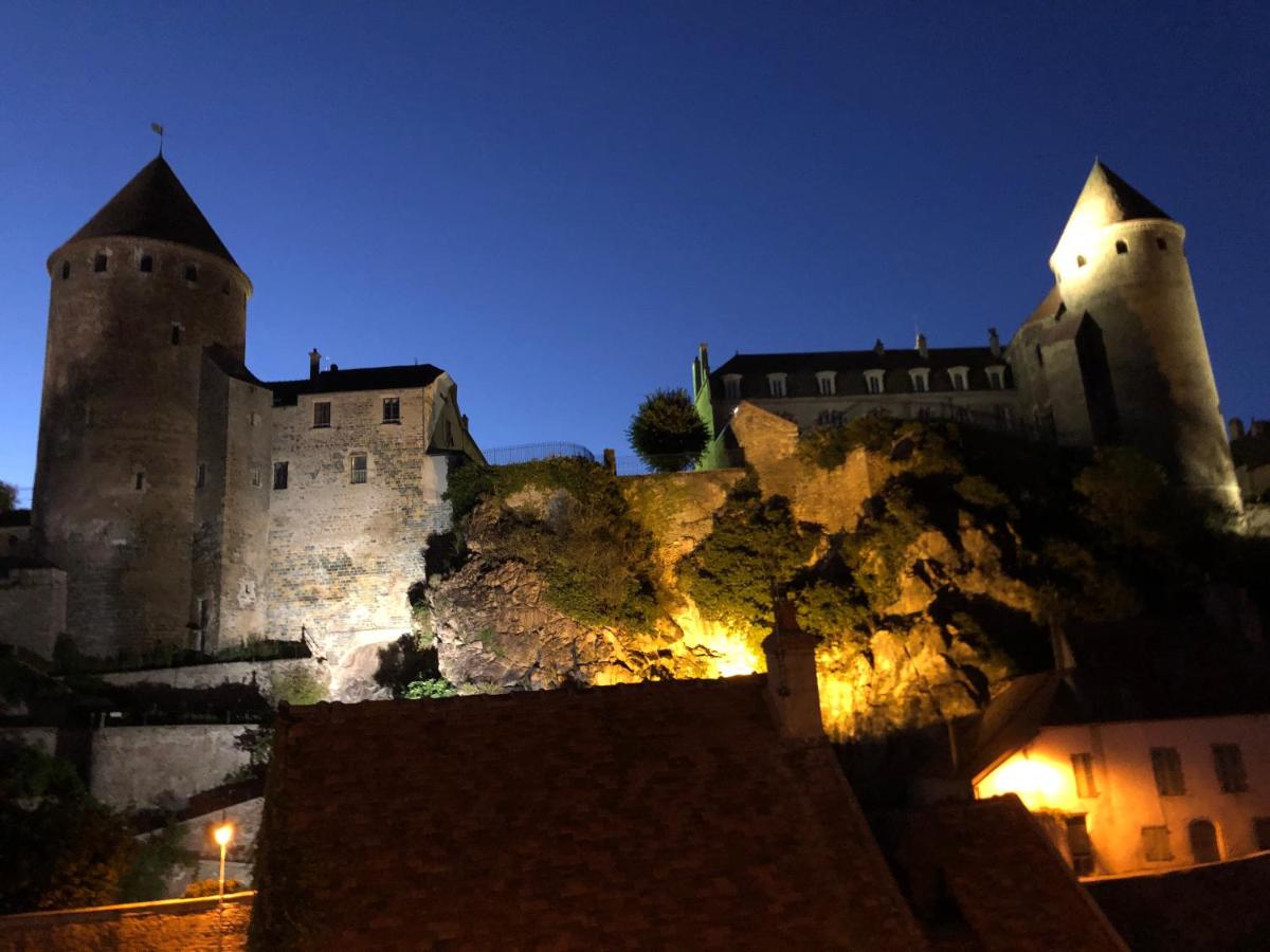 Bâtisse du pont Pinard et son granit rose - Housity