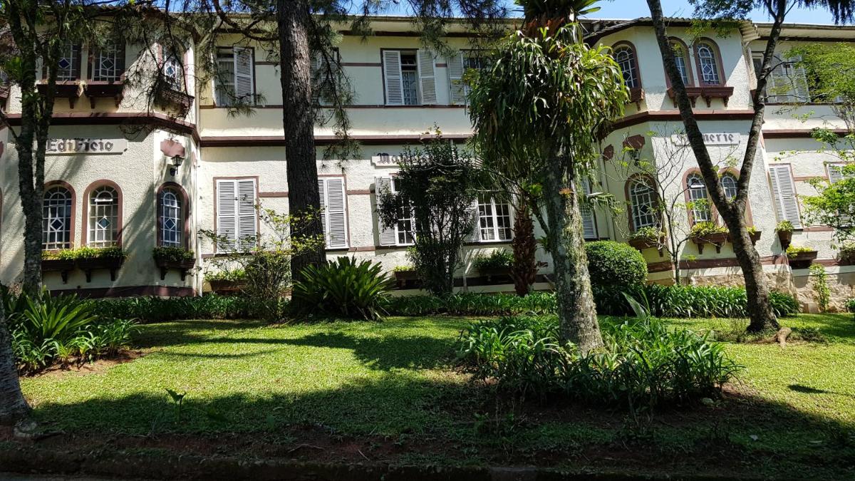 Apartamento em Petrópolis, Edifício Majestoso Cremerie - Housity
