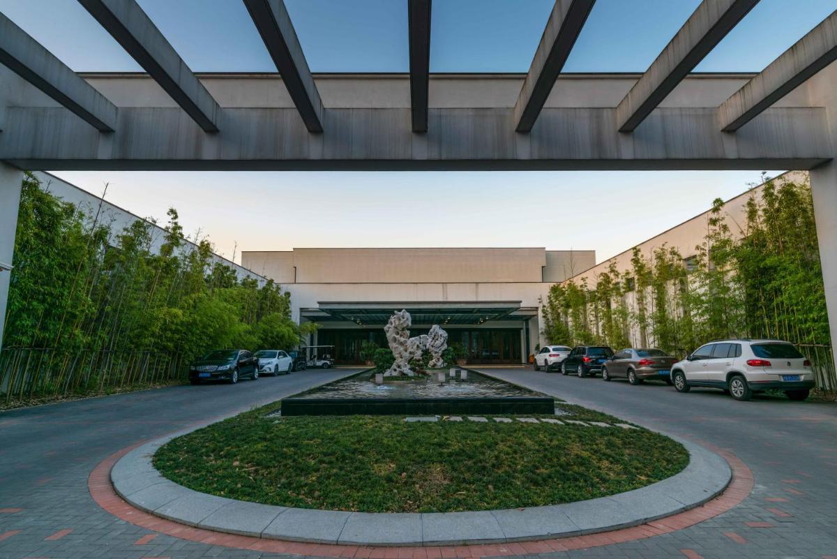 CITIC Pacific Zhujiajiao Jin Jiang Hotel - Housity