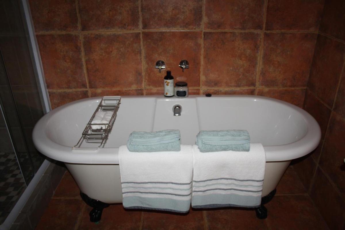 Suitetrails - Panda's Guest Cottages