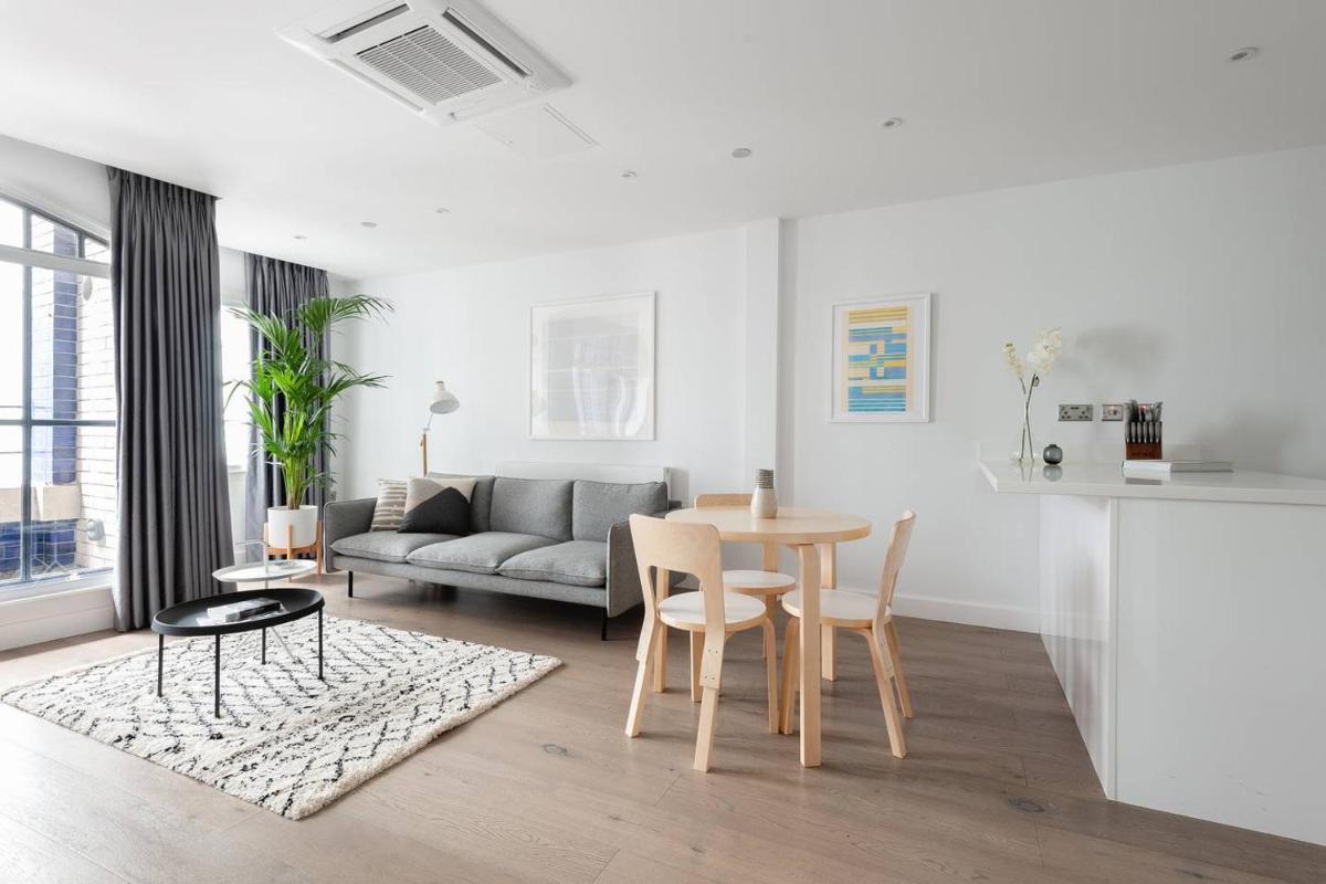 Hausd - Piccadilly Circus - Housity