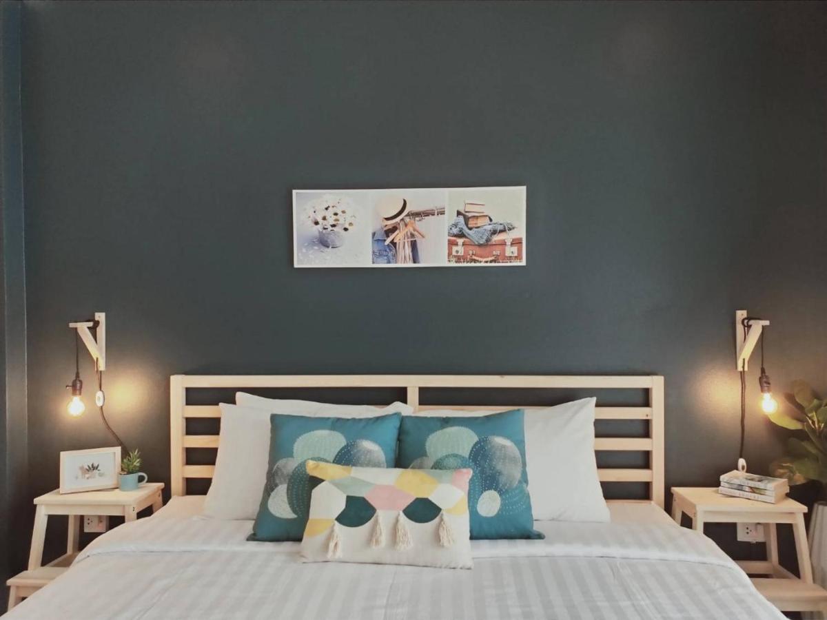 Thira House - Housity