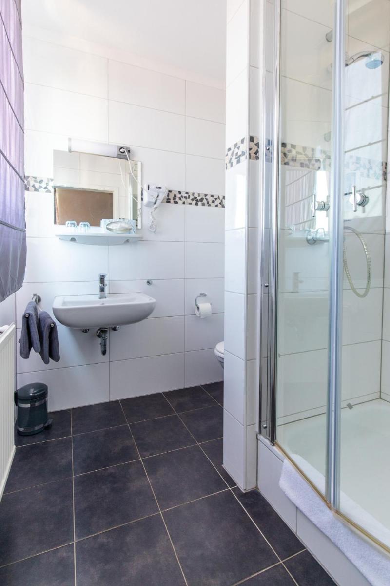 Hotel zum Dorfbrunnen - Bornheim, ihr Aufenthalt zwischen Köln & Bonn - Housity