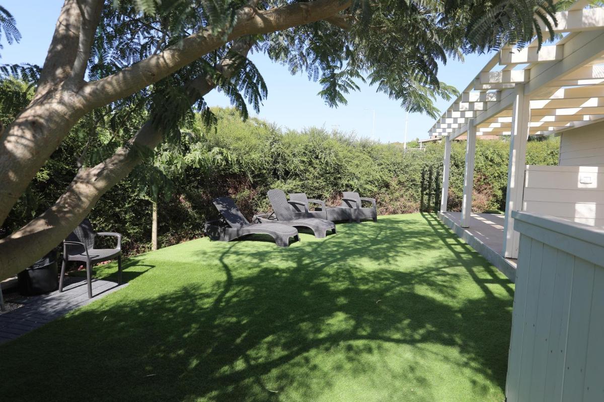 Lakeside Terrace - Housity