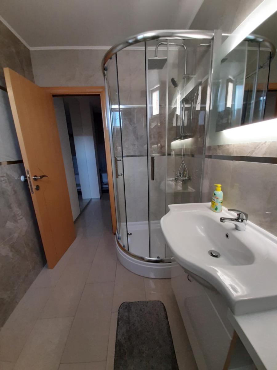 CENTAR LUX Vršac - Housity