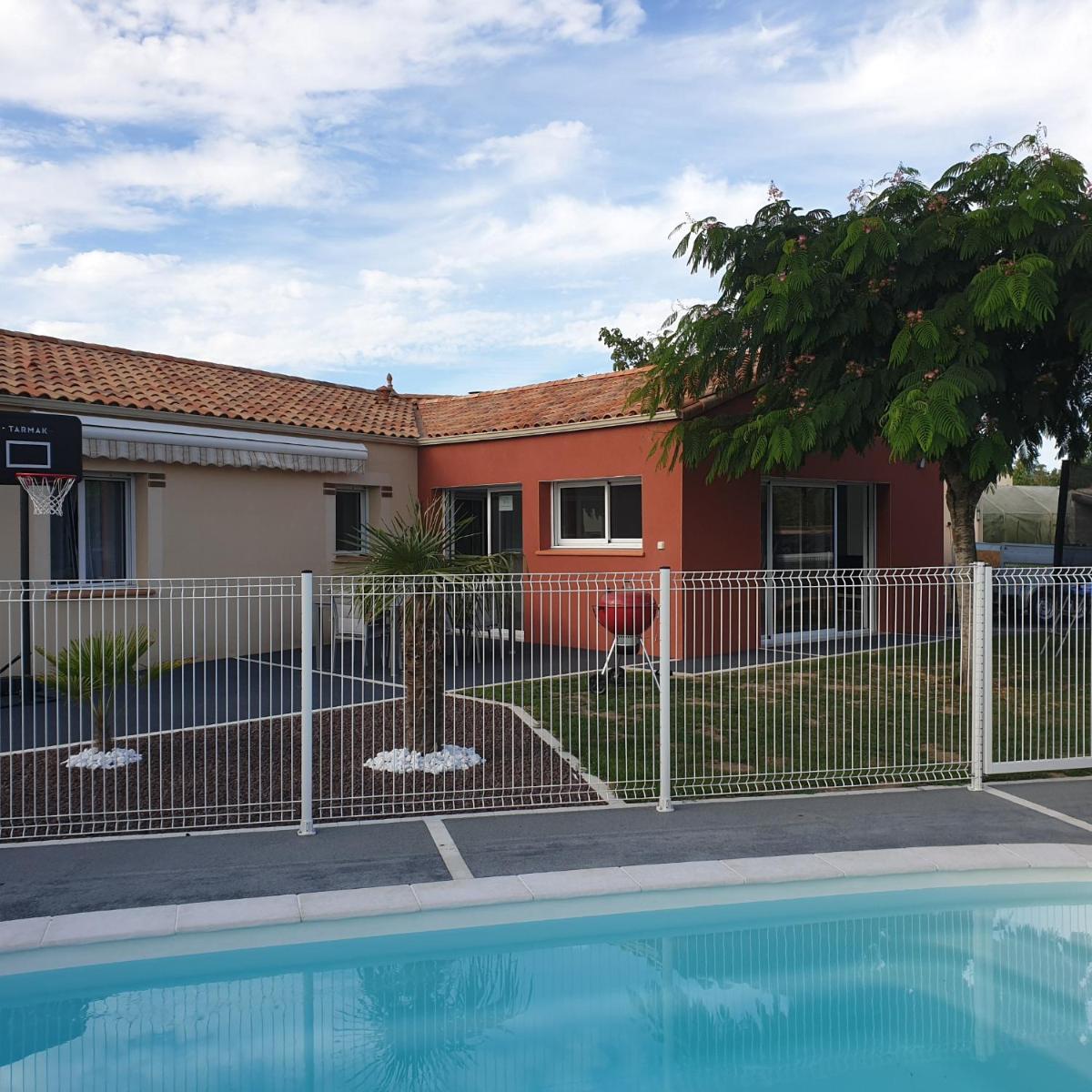 Chez les J-FOLAIS -Les Epesses - 3 kms Puy duFou - Housity