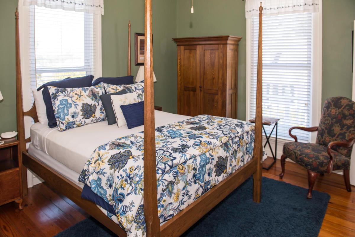Pecan Tree Inn - Housity