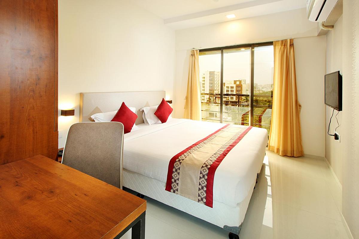 Mumbai House Luxury Apartments Santacruz East, Mumbai - Housity
