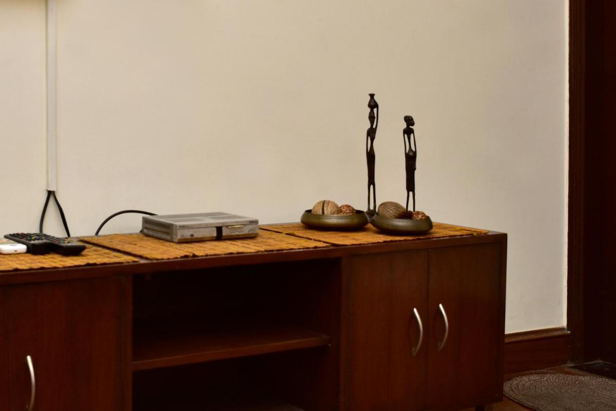 Suitetrails - 2BHK Comfortable Furnished Serviced Apartments in Hauz Khas - Woodpecker Apartments