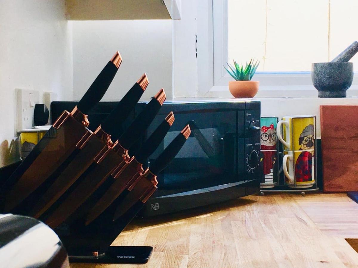 Spacious Apartment in the Heart of St Leonards - Housity