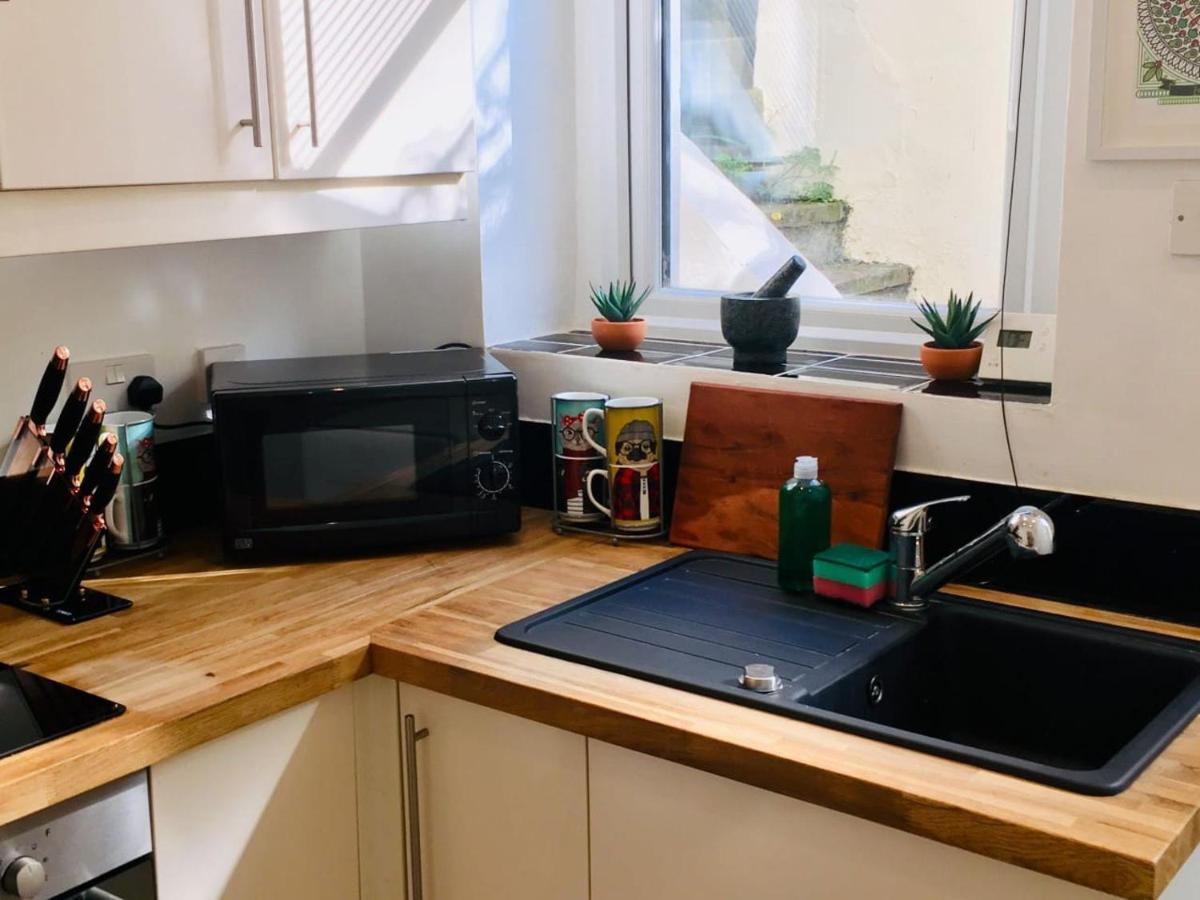 Suitetrails - Spacious Apartment in the Heart of St Leonards