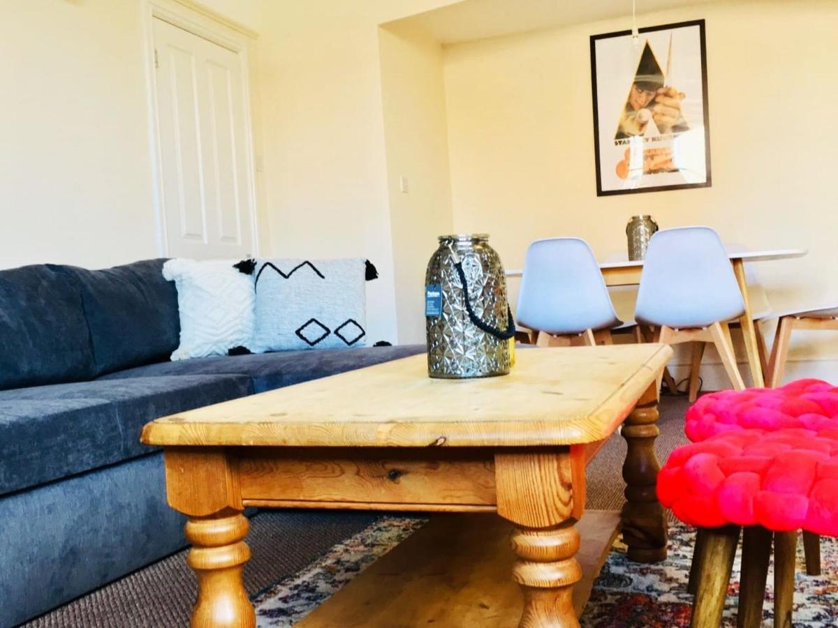 Suitetrails - Spacious Apartment in the Heart of St Leonards