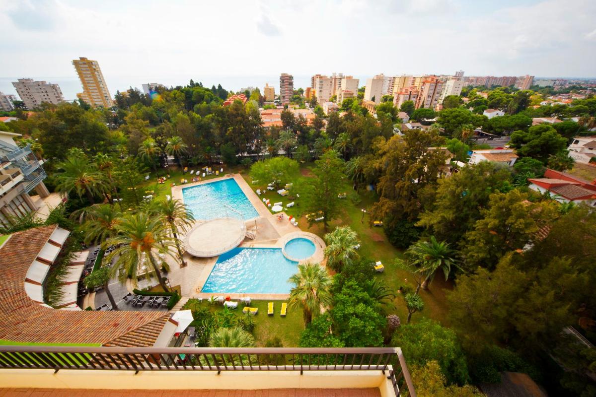 Piscina en o cerca de Intelier Orange