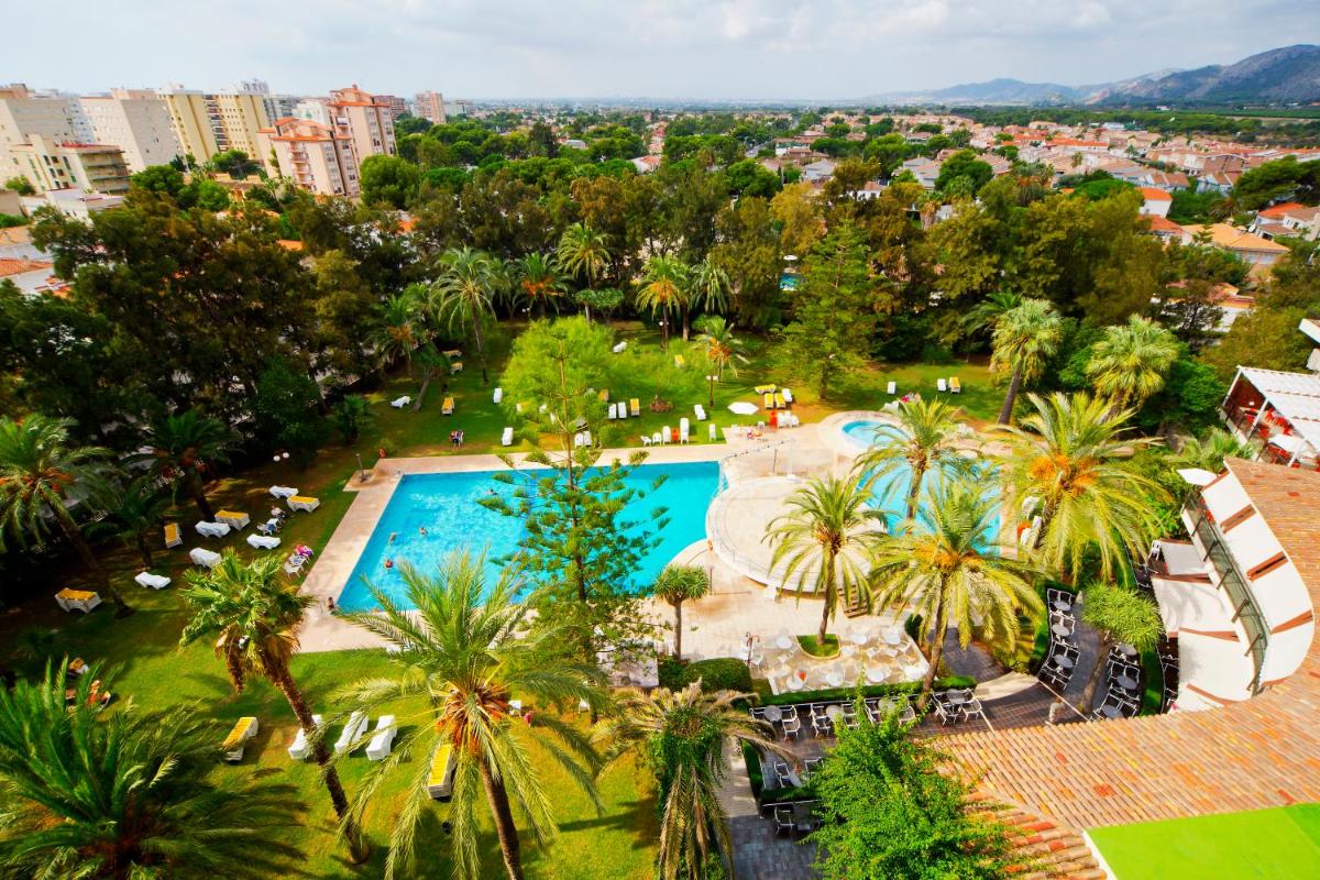 Piscina en o cerca de Intelier Orange