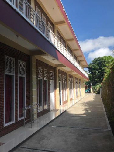 Tulip Inn Tomohon - Housity