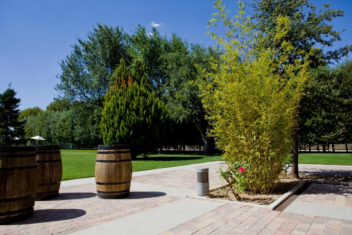 Jardín al aire libre en Intelier Airén