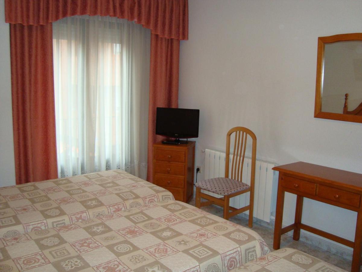 Hostal Universal - Housity