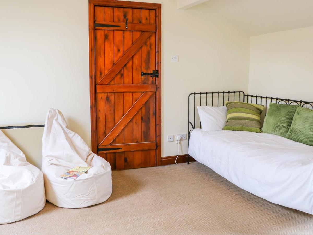 Fawcetts Barn - Housity