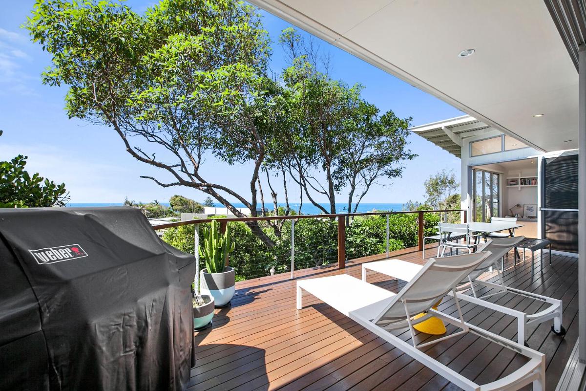 Stunning Seaviews, Sunshine Beach - Housity