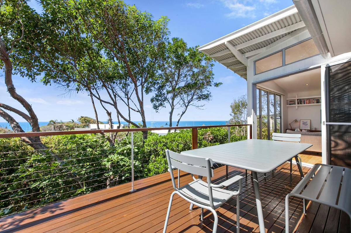 Stunning Seaviews, Sunshine Beach - Housity
