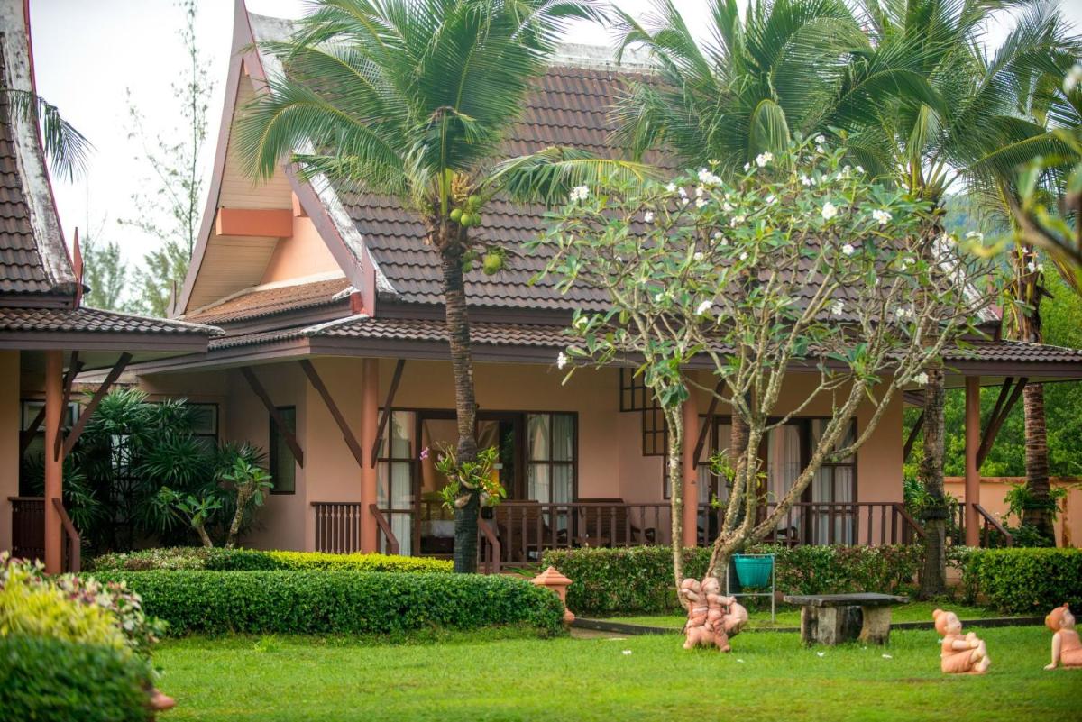 Lanta Casuarina Beach Resort - SHA Plus - Housity
