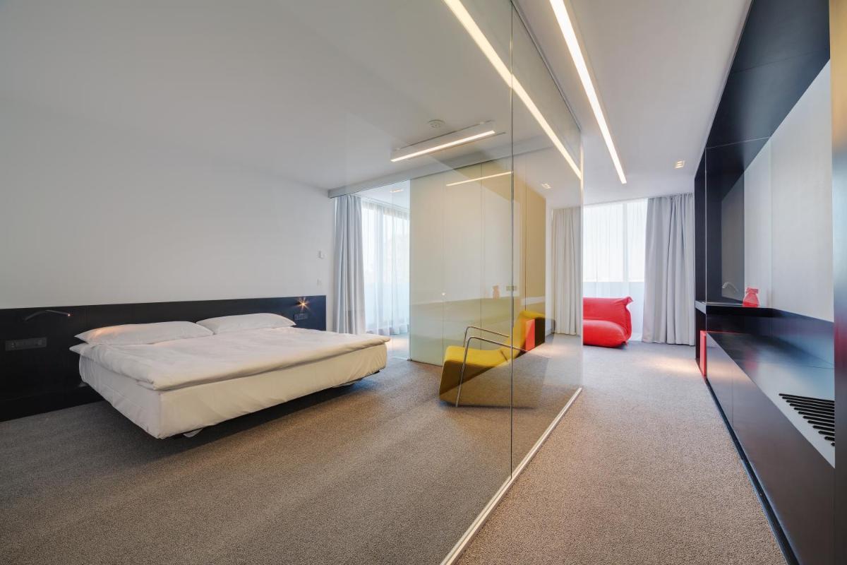 Hotel Privo - Housity