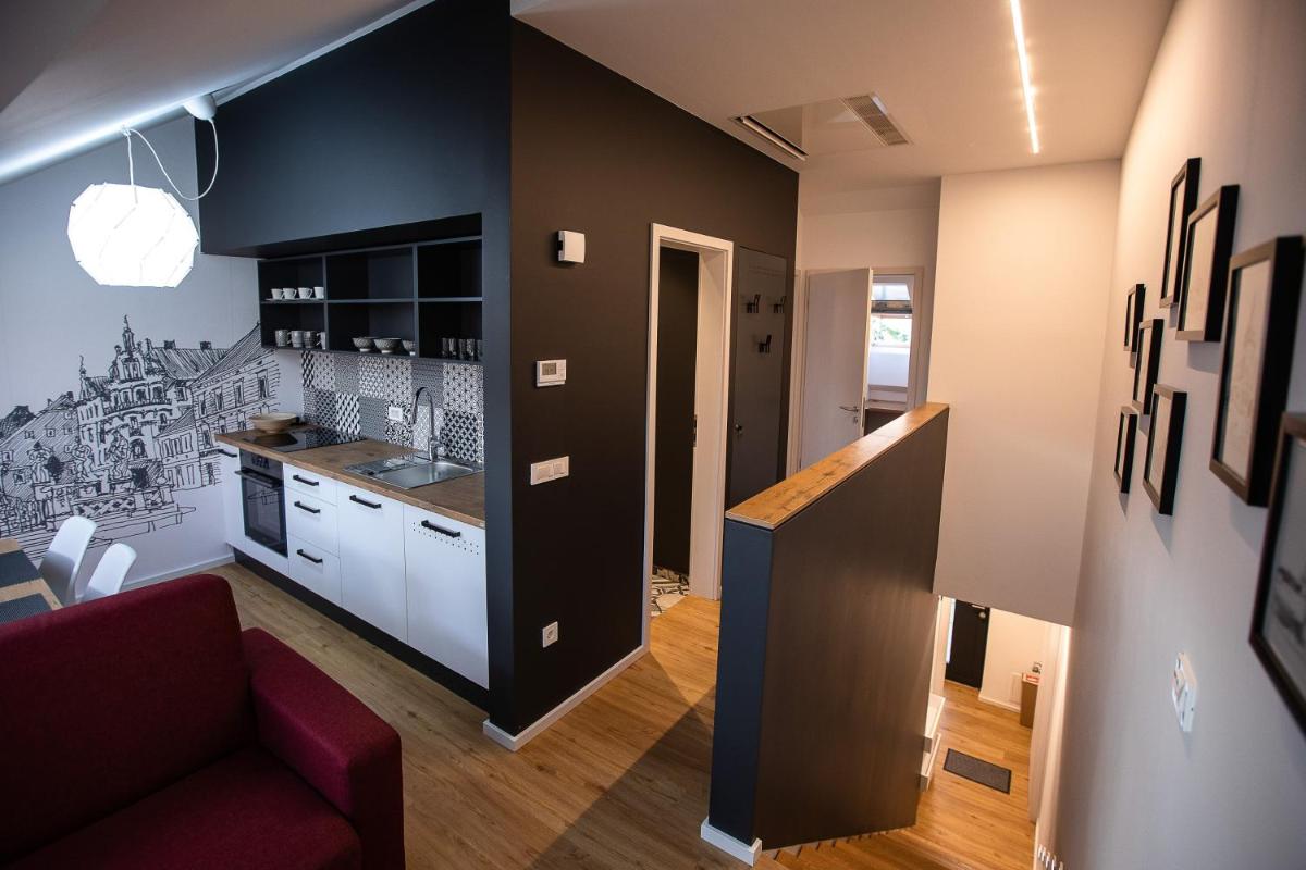 Postcard City Apartments - Housity