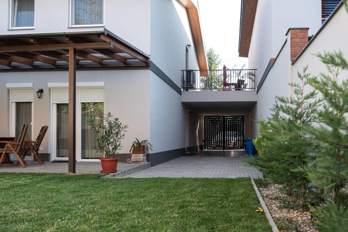 Suitetrails - Szíriusz Apartmanház