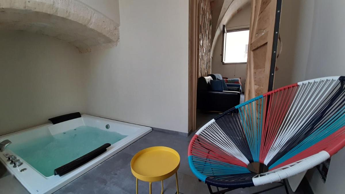 SUITE JACUZZI MARE La Stratodda Appartamento privato vicino OSTUNI - Housity