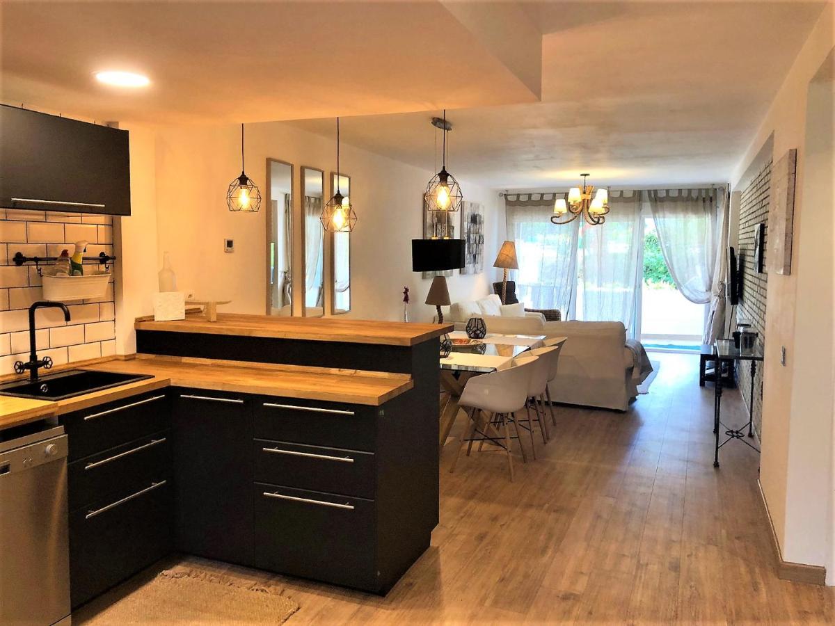 Jasmine Apartament - Housity