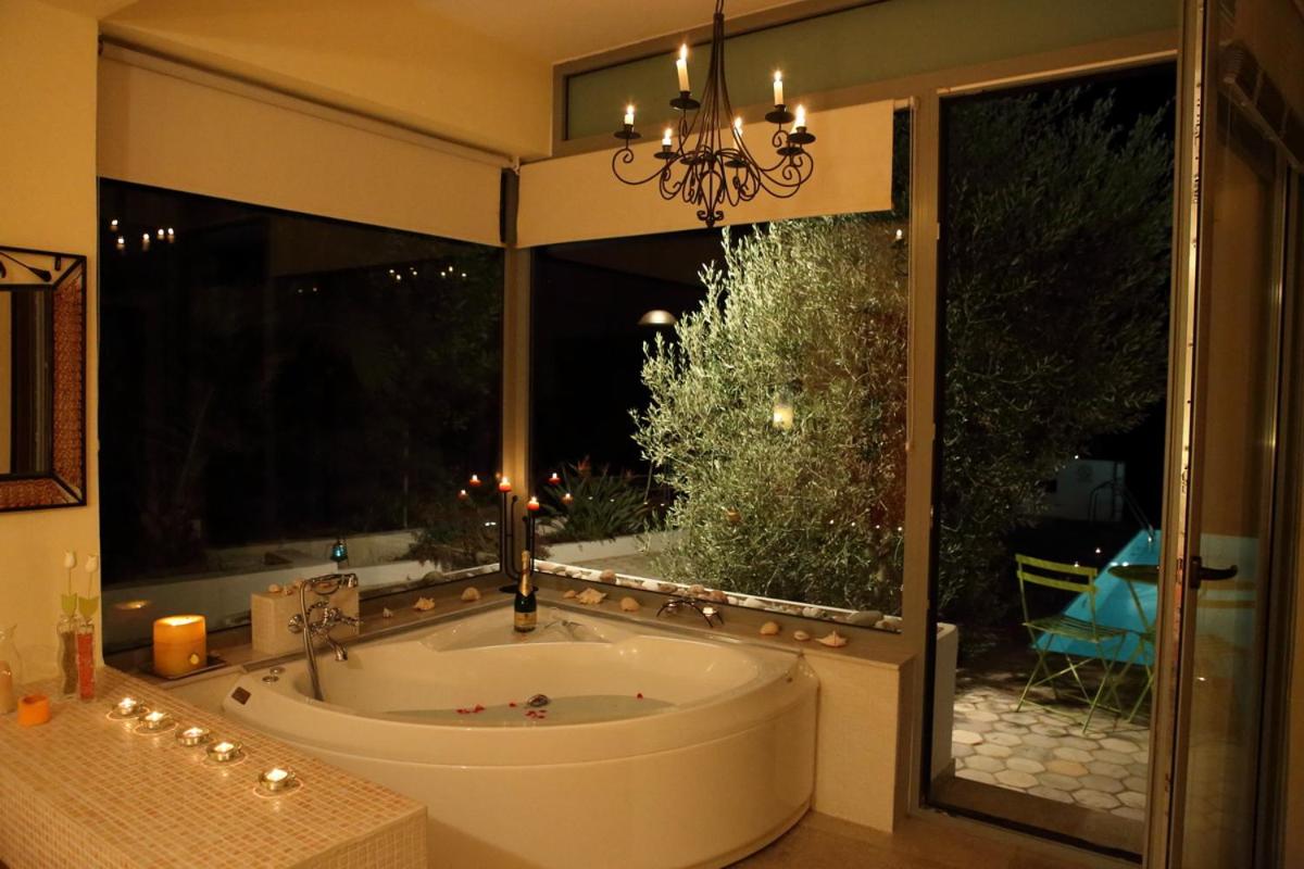 Euphoria - South Crete Villas - Housity
