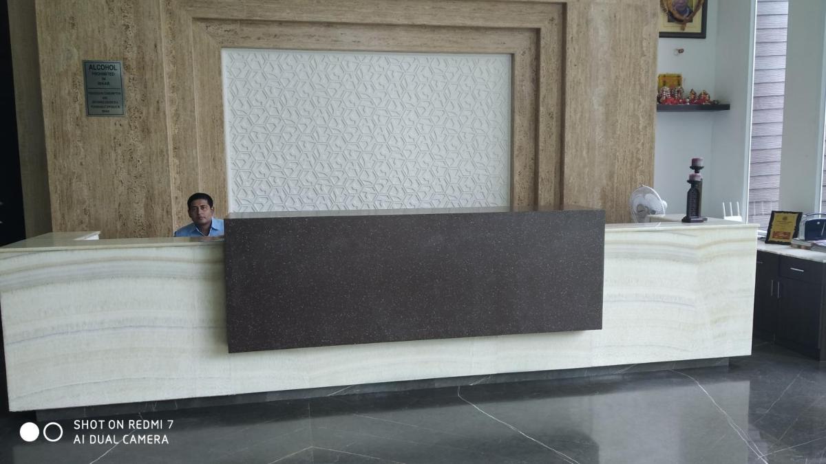 KL7 Hotel & Banquets - Housity