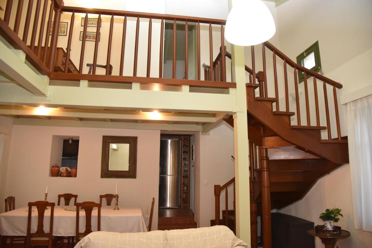 GET AWAY COUNTRY HOUSE - Housity