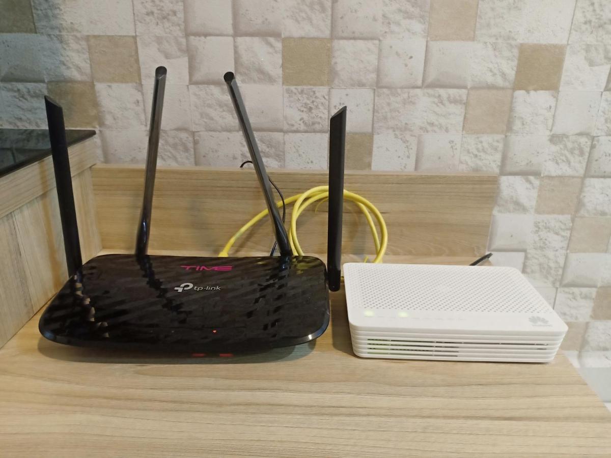 E Life D Summit Residences With Wifi & Netflix - Housity
